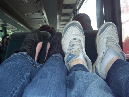 mais a qui sont ces pieds???